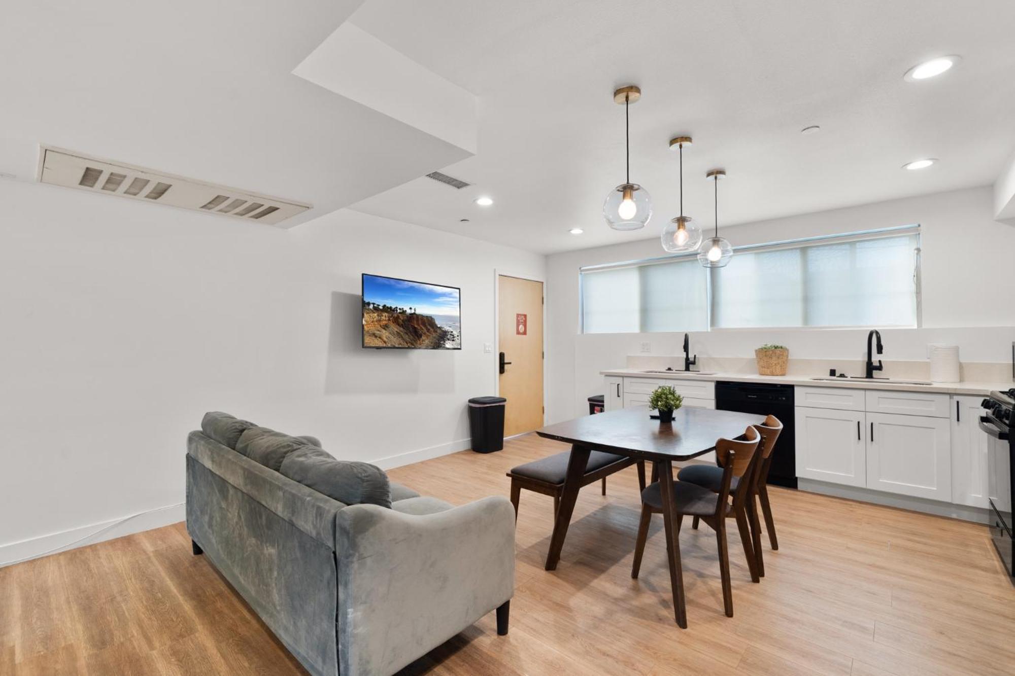 Perfect Location Near Usc, 1Bedroom With Shared Access لوس أنجلوس المظهر الخارجي الصورة